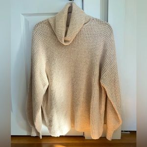 Cozy American Eagle sweater with wide sleeves & cowl neck
